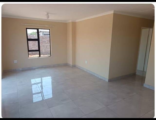 3 BEDROOM HOUSE FOR SALE IN THE ORCHARDS